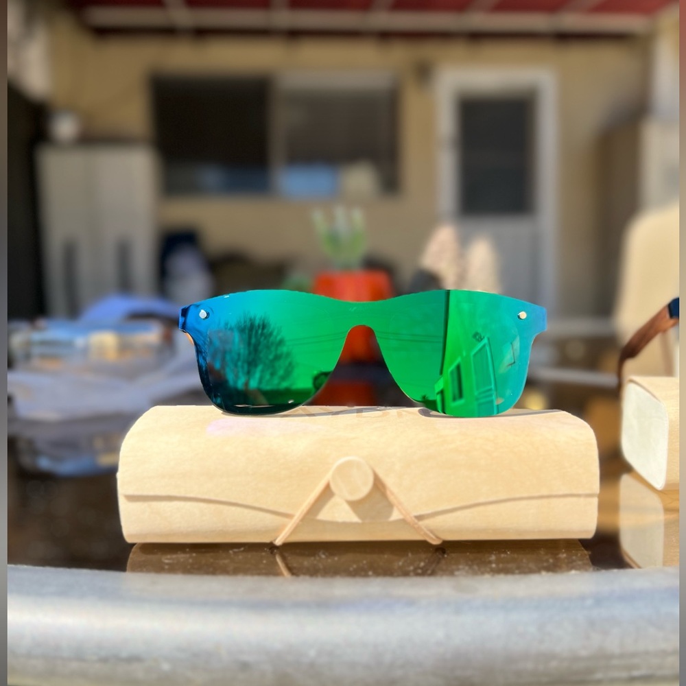 Polarized Unisex Mirror Lense Sunglasses, Wooden Temples